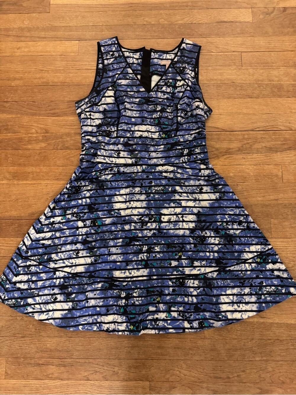 Banana Republic Women's Blue Floral Knee Length Flare Dress - Size 14
b94